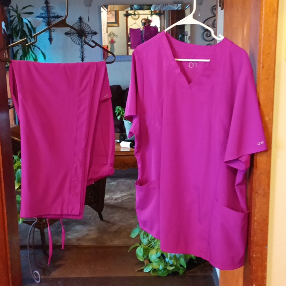 Woman's Scrub Set